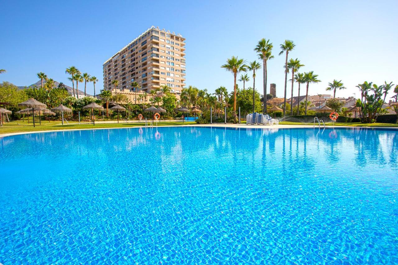 Beach And Pool Holidays At The Grand Coloso 贝纳尔马德纳 外观 照片